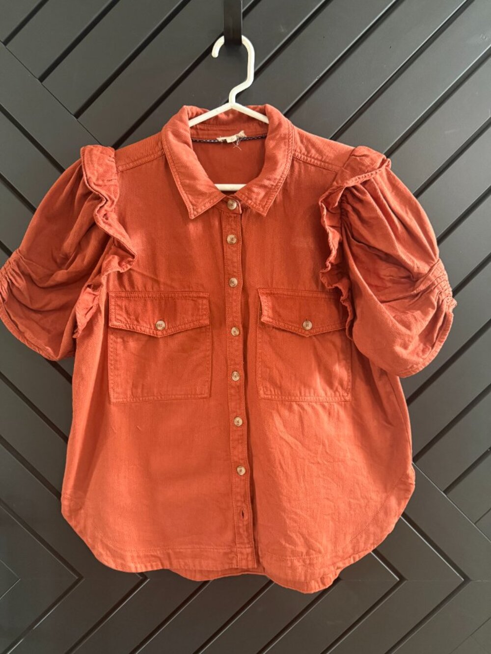 The Ozzi Ruffle-sleeve Buttondown Shirt by Pilcro - Picture 8 of 8
